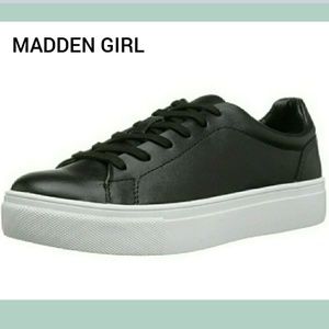 Madden Girl Kitten Low Lace Up Platform Sneaker